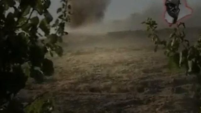 Insurgent View of US 155mm Counter Battery Impacting Their Position in Iraq смотреть онлайн