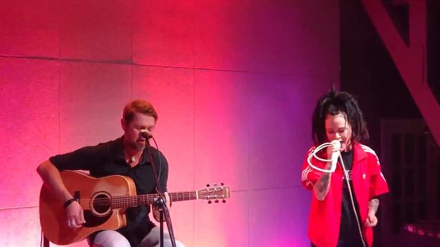 Нуки ft. Растич - Продолжаем движение (acoustic, live in Moscow, 17.10.2019) смотреть онлайн