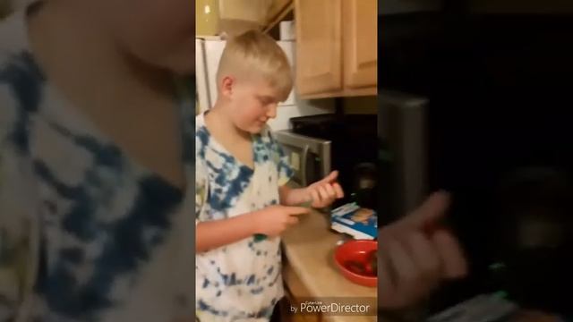 Meme Fondue смотреть онлайн