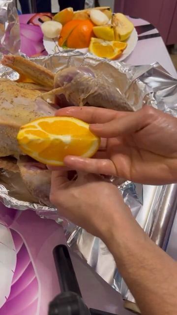 Маринованная индейка запечённая в духовке. #shorts #вкусно #индейкавдуховке #готовимдома #еда смотреть онлайн