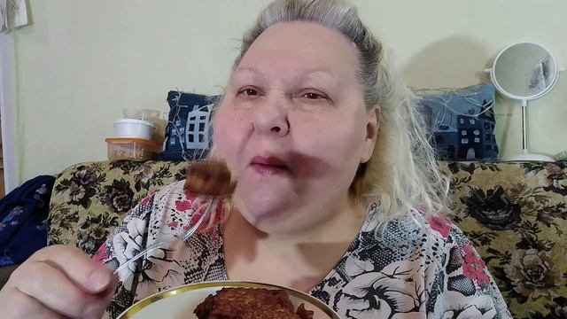 Мукбанг. куринные котлетки. смотреть онлайн