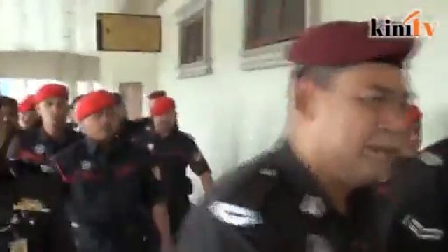 Wartawan tanya khabar, saya baik jawab Anwar смотреть онлайн