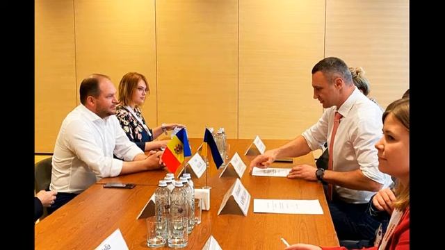 Встреча мэров смотреть онлайн