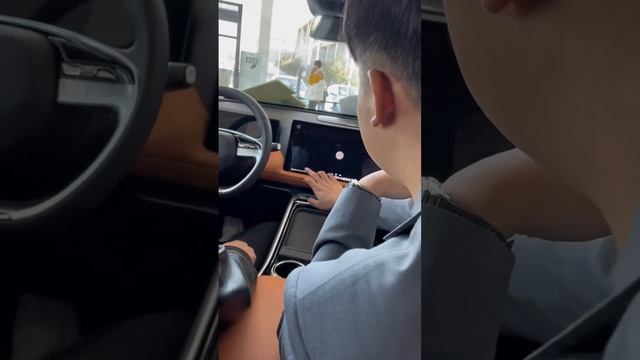 Xpeng Motors G9 смотреть онлайн