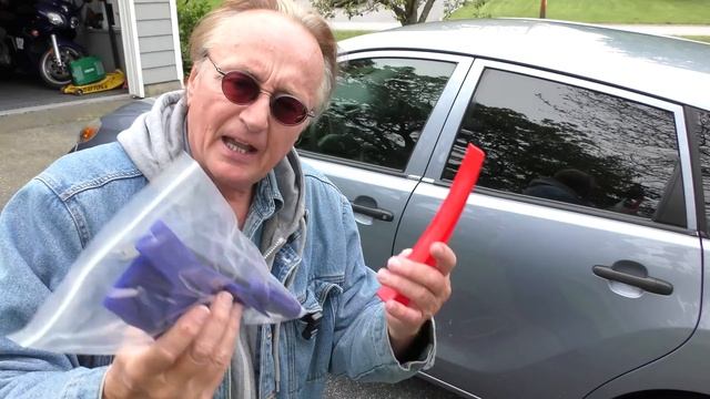 Keys Locked in Your Car? Do This смотреть онлайн