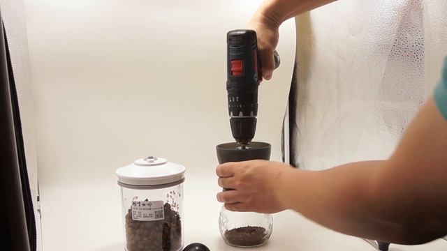 手搖磨豆機 + 電鑽 = 電動磨豆機? смотреть онлайн