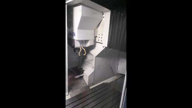 HSC Bearbeitungszentrum Mikron HSM 700A смотреть онлайн