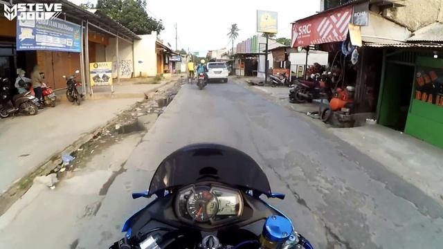 ZX 25 R HEDON MASUK PERKAMPUNGAN AUTO JADI PUSAT PERHATIAN || SUARANYA MENGGELEGAR !! смотреть онлайн
