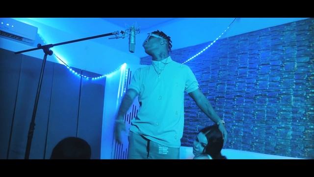 JERRY LA BANDERA x LIVAN PRO - FALSA IDENTIDAD #lacreme #identidad смотреть онлайн