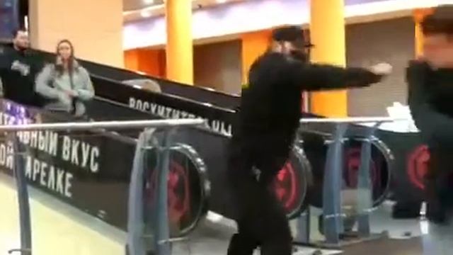 Пранк в торговом центре. смотреть онлайн