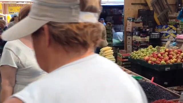 Одесса. Привоз. Почему сегодня помидоры подорожали? смотреть онлайн