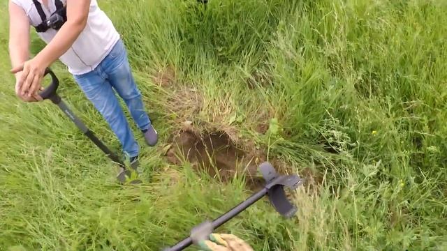 Прохожие смотрели бешеными глазами, когда мы рвали железо из земли! смотреть онлайн