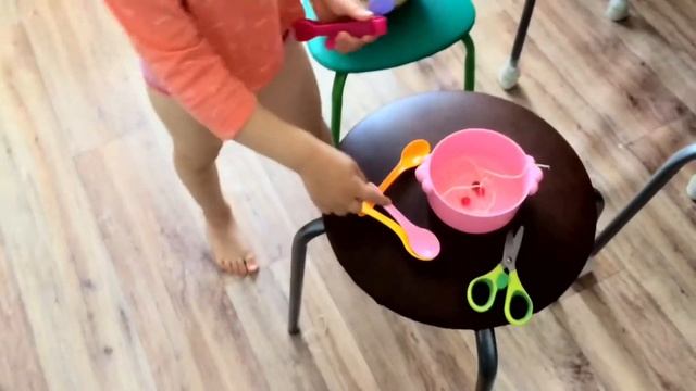 💞💞💞 Злата готовит макароны для всей семьи и пупса 💞💞💞 смотреть онлайн