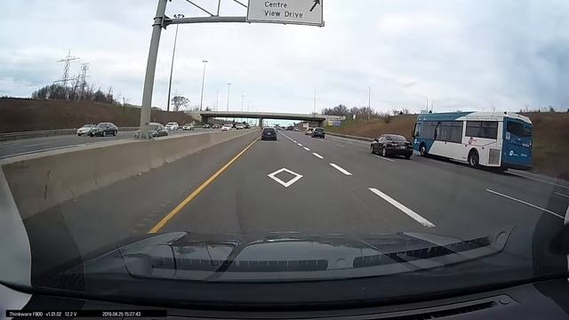White VW Jetta nearly rams pickup смотреть онлайн