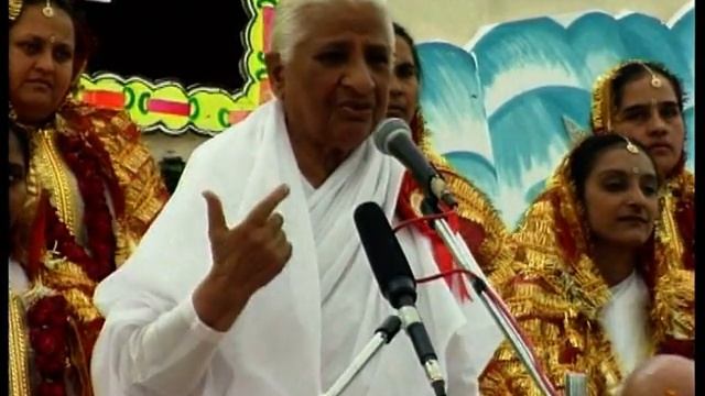 Rajyogini Dadi Prakashmaniji surpassing speech in samarpith samaroh... смотреть онлайн
