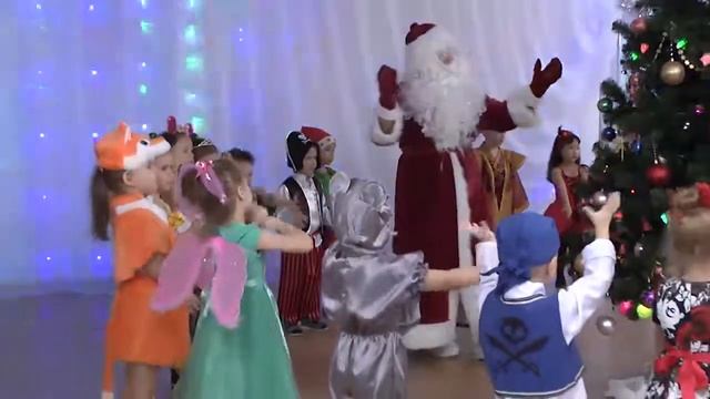 NY 2018 = DS 9 08 = Хоровод с Дедом Морозом = смотреть онлайн