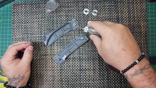 TWOSUN TS346, Golly! Anodized vs Black Stonewashed which one is better on this beast of a knife? смотреть онлайн