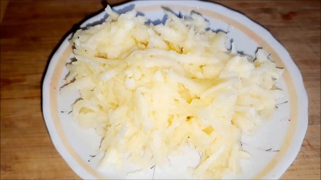 САЛАТ ИЗ СВЕКЛЫ С СЕЛЕДОЧКОЙ смотреть онлайн