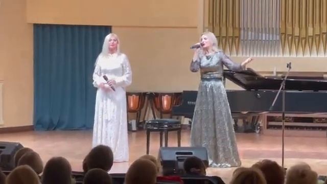 Премьера песни-"Счастье русской земли" исполняют: автор Елена Плотникова и Марина Соболева. смотреть онлайн