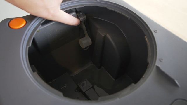Thetford Cassette Toilet Cleaning Tips & Tricks + How To Open смотреть онлайн