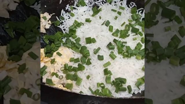 Chef meking chicken fried rice restaurant style #shorts смотреть онлайн