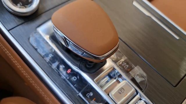 HONGQI H9 Chỉ Cần Gần 1 Tỷ để Sở Hữu..