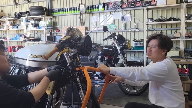 県外の方から事故車の修理とカスタムを依頼されました！ смотреть онлайн
