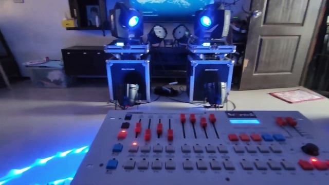 DMX 240 Light Controller Program Tutorial #1 смотреть онлайн