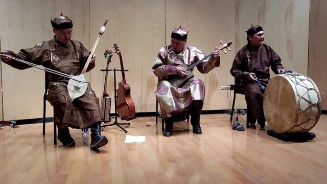 The Alash Ensemble - Tuvan throat singing - Алаш смотреть онлайн