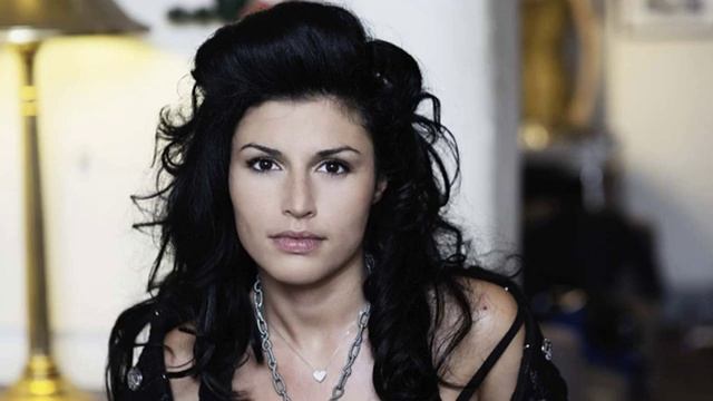 Giusy Ferreri - Come un'ora fa смотреть онлайн