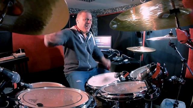 Chuck Berry - Johnny B Goode - Drum Cover by Sergio Senise смотреть онлайн