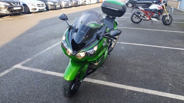 Kawasaki ZZR1400 Performance Sport 2017 - Akrapovic Exhaust - Completely Motorbikes