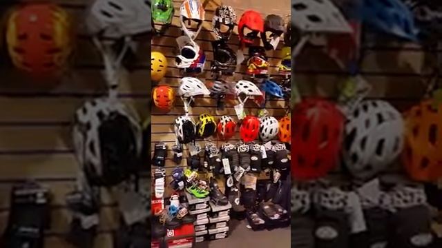 Salsa is a coming. So we need some space... смотреть онлайн