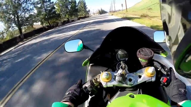 2003 VS 2006 Kawasaki ZX-6R 636 RACE BATTLE + BIKE SWAP смотреть онлайн