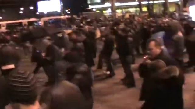 Внутри вражеского коллектива 13марта14г  пл  Ленина  г Донецк