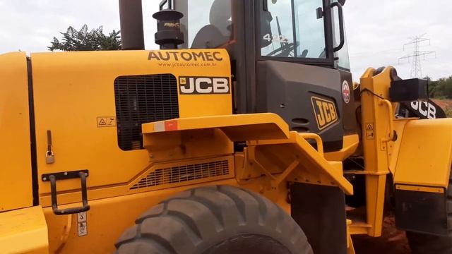Pá Carregadeira JCB 422 ZX смотреть онлайн