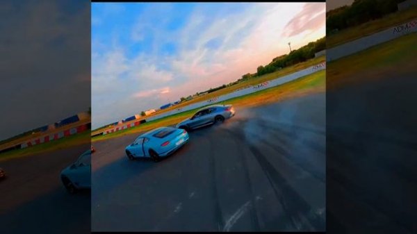 Литвин дрифтит боком на бмв м8