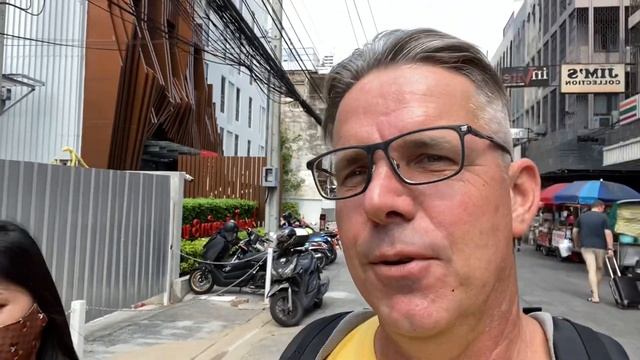 FLYTTEDAG I BANGKOK - Hotel Centre Point , Sukhumvit Soi 10 смотреть онлайн