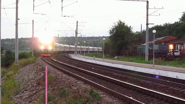 ЭП20-035 с поездом №011С Анапа - Москва Казанская смотреть онлайн