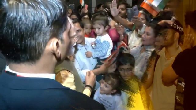 Excitement in Japan over PM Modi's visit смотреть онлайн