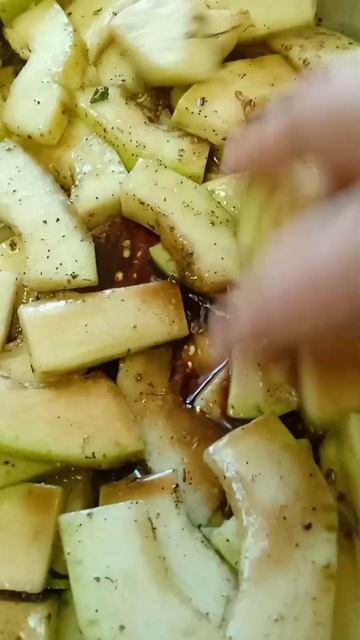 🔥 #shorts КАБАЧКИ ЗАПЕЧЕННЫЕ С СЫРОМ И СО СПЕЦИЯМИ. смотреть онлайн
