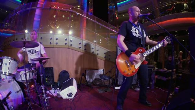Adelaide band 'Clearway' performing 'Underneath The Radar' on RTB6 смотреть онлайн