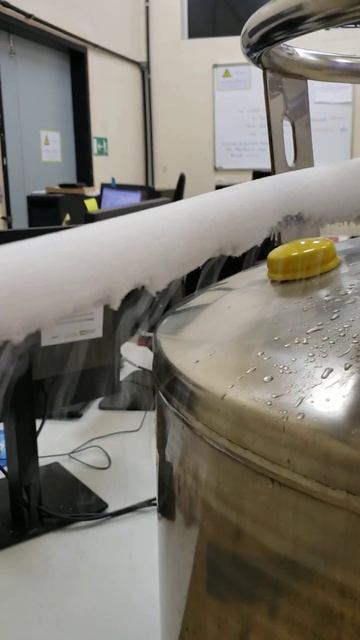 Magneto Supercondutor de Ressonância Magnético - Abastecimento com Nitrogênio Líquido смотреть онлайн