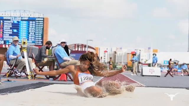 Tara Davis The Bowerman Finalist [Dec.17, 2021] смотреть онлайн