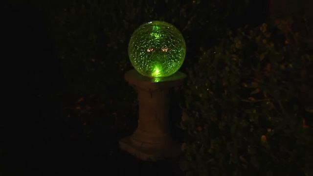 Chameleon Solar Gazing Ball with Table Top Pedestal смотреть онлайн