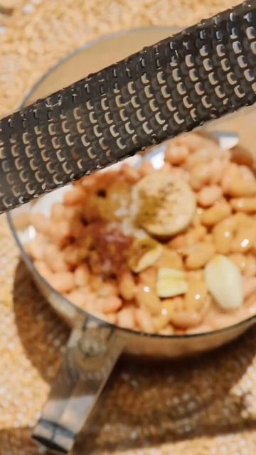 The secret to the creamiest hummus 🤫 #easyrecipe #vegan #healthyrecipes #hummus смотреть онлайн