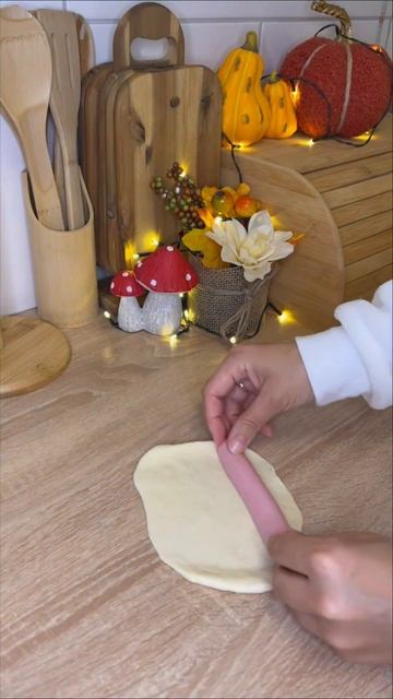 Жареные сосиски в тесте #shorts #shortvideo #shortsfeed #рецепты #выпечка смотреть онлайн
