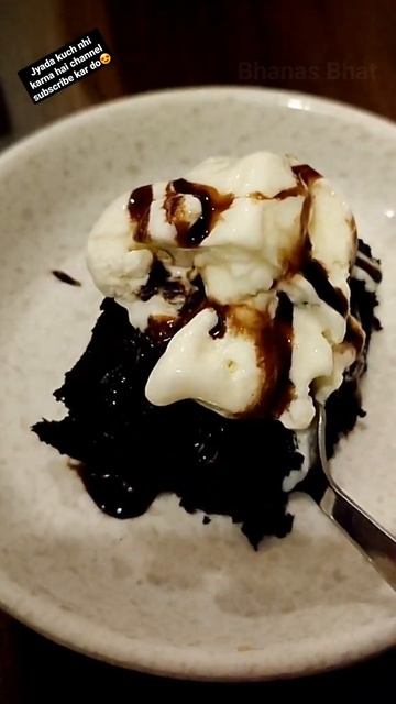 Brownie With Ice Cream 🧊 😋 😍 #shorts #brownie #youtubeshorts #shortsvideo смотреть онлайн