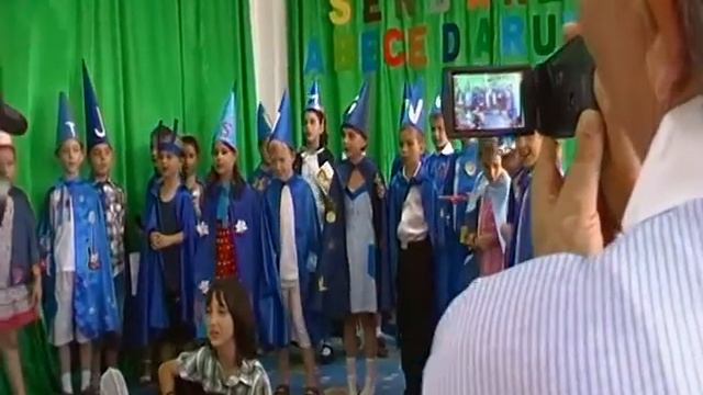 O LUME MINUNATA LAURENTIU NITA & CLASA I A смотреть онлайн