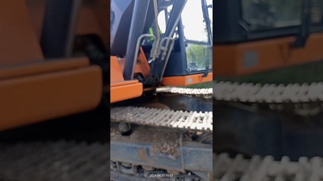 Экскаватор UMG E225NC Тверской